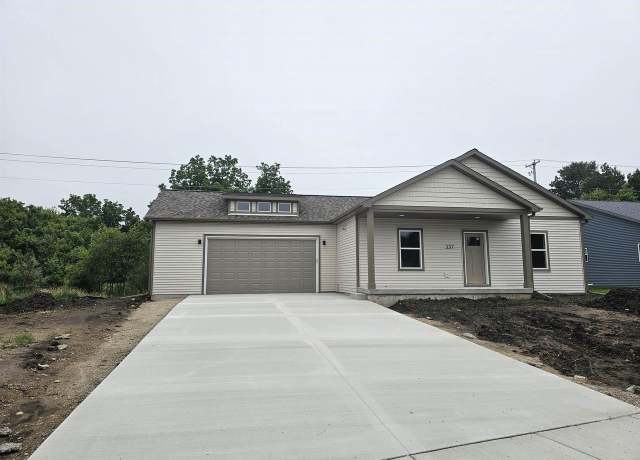 Property at 337 Sandmar Dr, Ripon, WI 54971, 3 beds, 2 baths