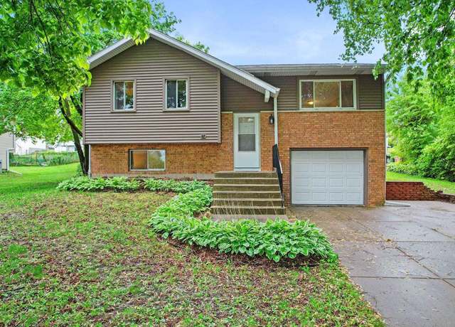 Property at 2809 Dunwoody Dr, Madison, WI 53713, 4 beds, 2 baths