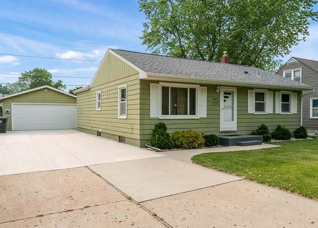 Property at 2016 Prairie Ave, Beloit, WI 53511, 3 beds, 2 baths