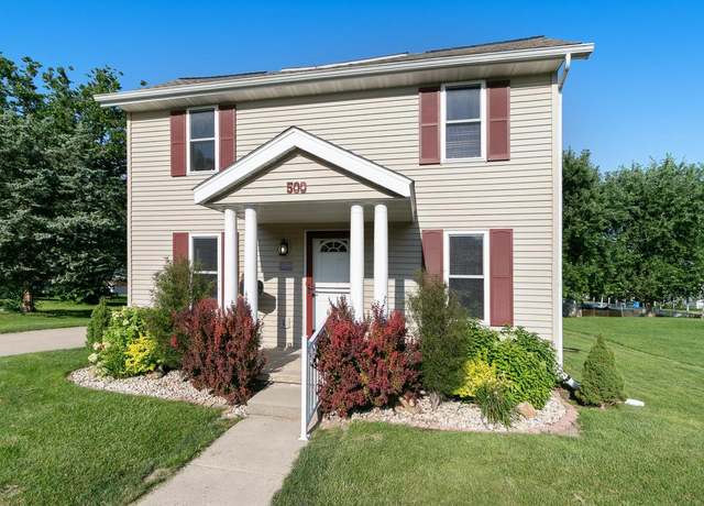 Property at 500 Ridge St, Baraboo, WI 53913, 4 beds, 2 baths