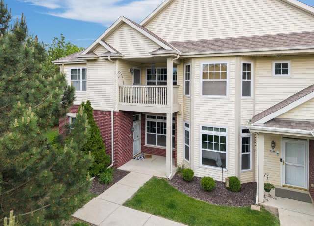 Property at 538 Grandview Ct Unit D, Pewaukee, WI 53072, 2 beds, 2 baths