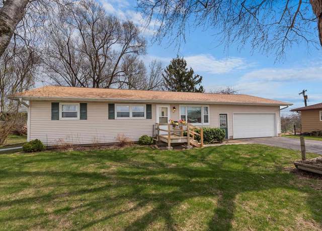 Property at 121 Warren St, Beaver Dam, WI 53916, 3 beds, 1 bath