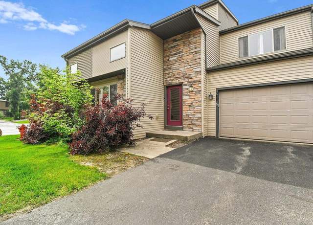 Property at 511 Knightsbridge Rd, Waunakee, WI 53597, 2 beds, 2.5 baths
