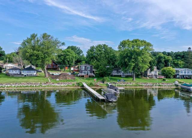 Property at W9595 Lake Dr, Edgerton, WI 53534, 5 beds, 2 baths