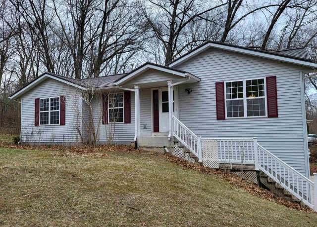 Property at 1040 E Lakeside Dr, Edgerton, WI 53534, 3 beds, 2 baths