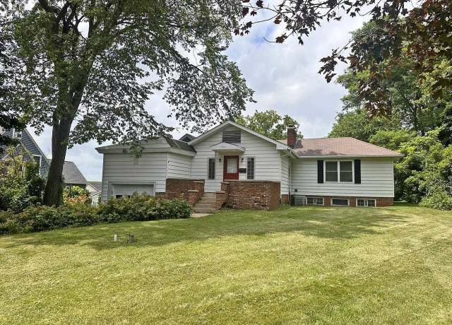 Property at 616 S Iowa St, Dodgeville, WI 53533, 3 beds, 2.5 baths