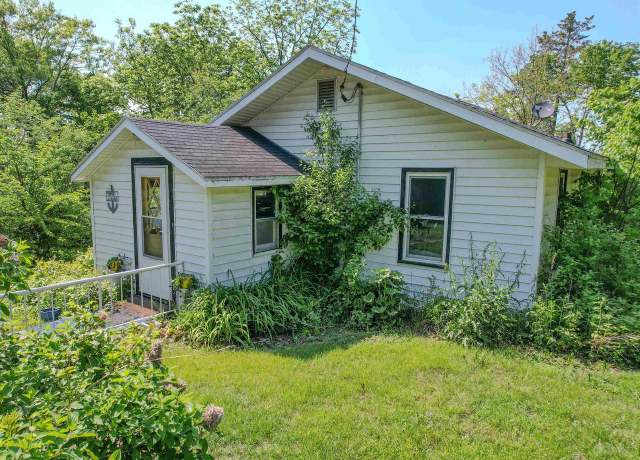 Property at W6562 Barkers Rd, Elkhorn, WI 53121, 2 beds, 1 bath