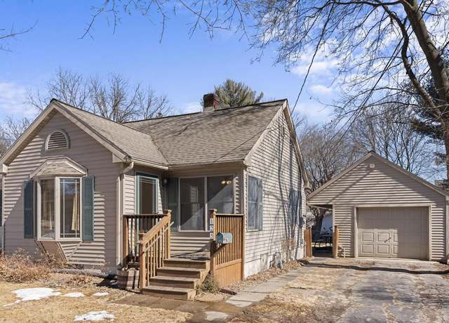 Property at 125 Washington Ave, Lodi, WI 53555, 2 beds, 1 bath