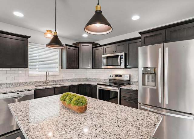 Property at 2909 Bulwer Ln, Madison, WI 53711, 3 beds, 2.5 baths