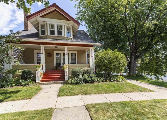 Property at 102 Clarence St, Fort Atkinson, WI 53538, 3 beds, 1.5 baths