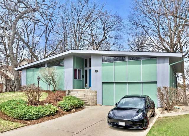 Property at 165 Phillips Ln, Lake Mills, WI 53551, 4 beds, 3 baths
