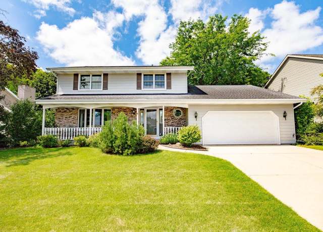 Property at 737 Cambridge Dr, Janesville, WI 53548, 3 beds, 2.5 baths
