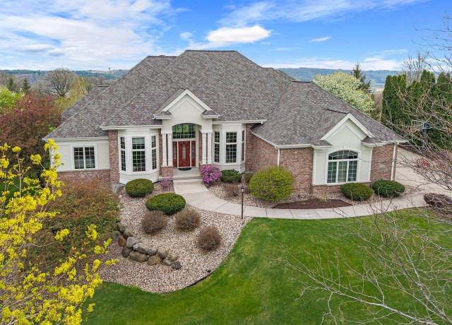 Property at 7549 Summit Ridge Rd, Middleton, WI 53562, 4 beds, 5.5 baths