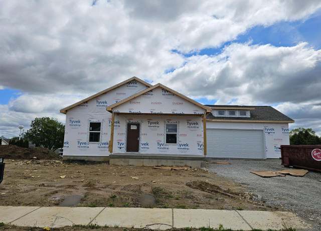 Property at 825 Karsten Dr, Horicon, WI 53032, 3 beds, 2 baths