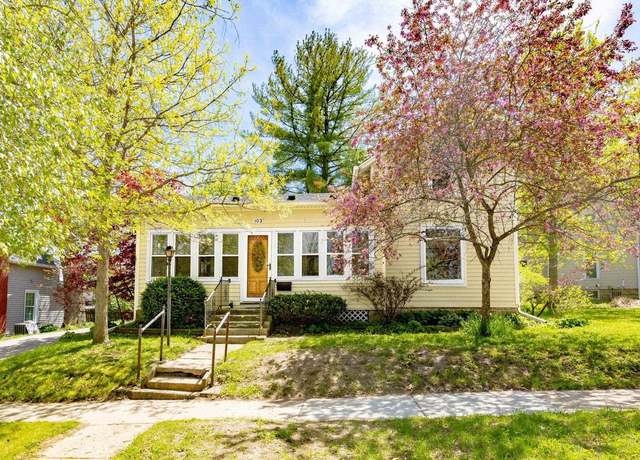 Property at 103 E Rollin St, Edgerton, WI 53534, 3 beds, 1 bath