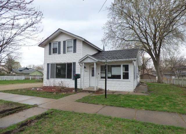 Property at 315 S Academy St, Janesville, WI 53547, 4 beds, 1 bath