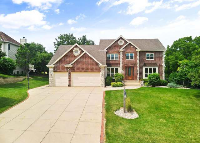 Property at W271N2631 Orchard Ln, Pewaukee, WI 53072, 5 beds, 4 baths
