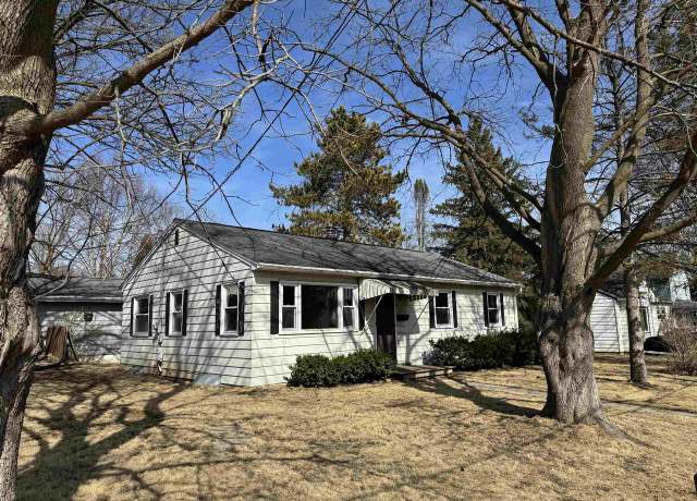 Property at 428 Linden Ave, Hartford, WI 53027, 3 beds, 1.5 baths