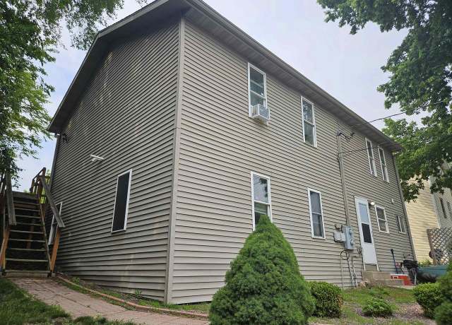 Property at 502 E Cook St, Portage, WI 53901, 6 beds, 2 baths