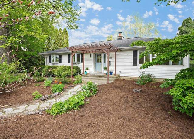 Property at 5308 Mckenna Rd, Monona, WI 53716, 3 beds, 2 baths