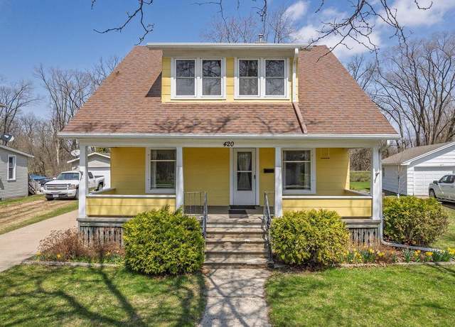 Property at 420 La Valle St, Reedsburg, WI 53959, 3 beds, 1.5 baths