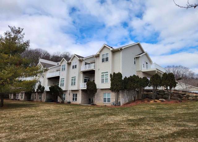 Property at W11547 Island View Ct, Lodi, WI 53555, 3 beds, 3 baths