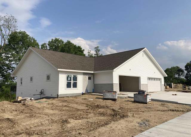 Property at 1064 Armida Ct, Reedsburg, WI 53959, 3 beds, 3 baths