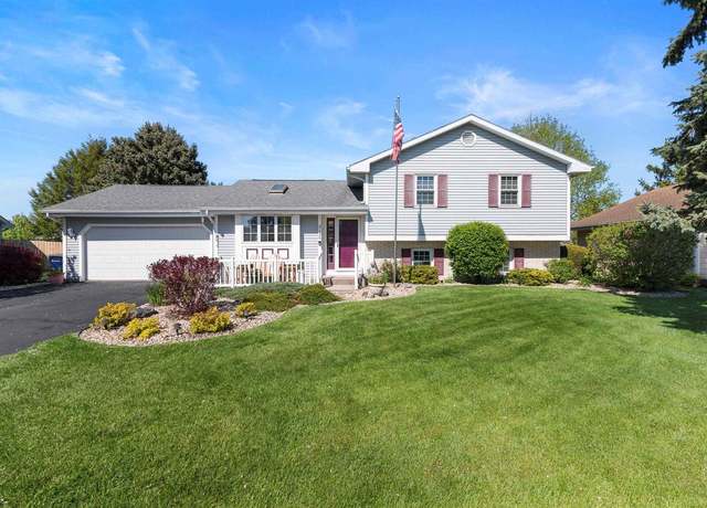 Property at 2126 Ontario Dr, Janesville, WI 53545, 3 beds, 2 baths