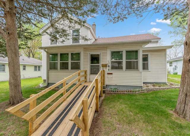 Property at 407 E Franklin St, Portage, WI 53901, 4 beds, 1.5 baths
