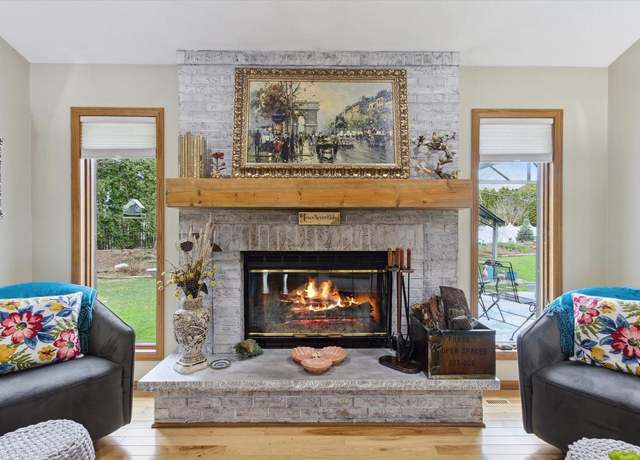 Property at 1903-1905 St George Ln, Janesville, WI 53545, 6 beds, 4 baths