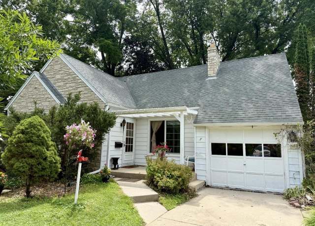 Property at 7 Harbort Dr, Madison, WI 53704, 3 beds, 2 baths