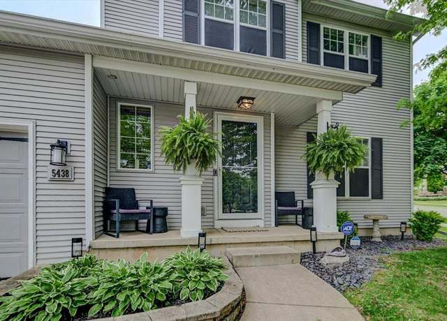 Property at 5438 Park Meadow Dr, Madison, WI 53704, 3 beds, 2.5 baths