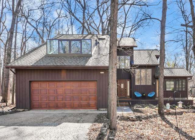 Property at 2629 Arboretum Dr, Madison, WI 53713, 3 beds, 2.5 baths
