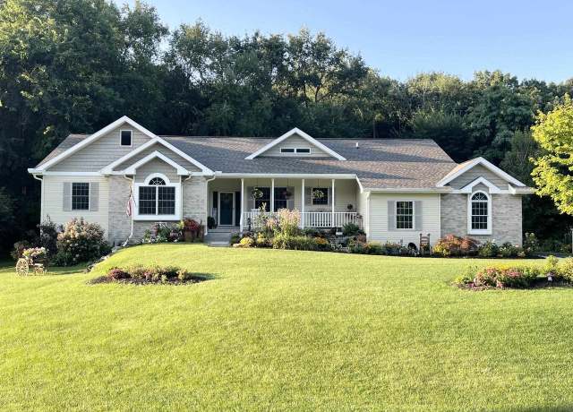 Property at 11870 N Heritage Rdg, Edgerton, WI 53534, 4 beds, 3 baths