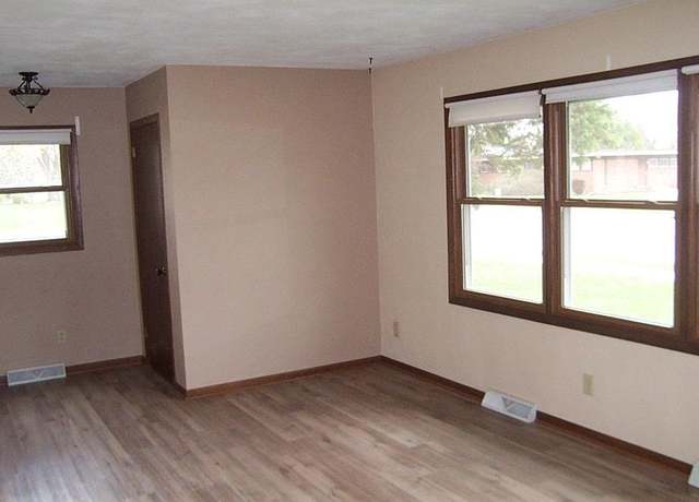 Property at 2 Meadow View Cir, Waupun, WI 53963, 2 beds, 2 baths