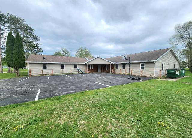 Property at 107 Gillette St, Pardeeville, WI 53954, 11 beds, 2.5 baths