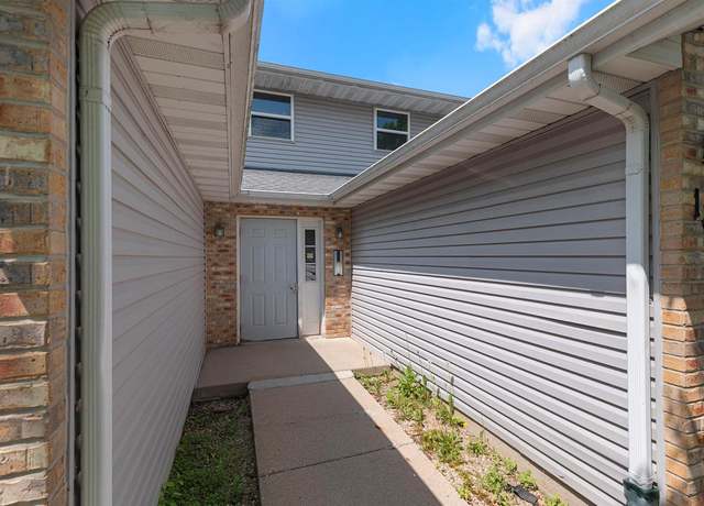 Property at 18 Northridge Ter, Madison, WI 53704, 8 beds, 4 baths