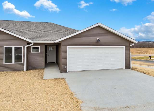 Property at 2465 Russell Ct, Reedsburg, WI 53959, 3 beds, 3 baths