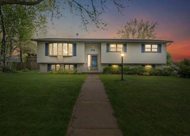 Property at 442 Lori Ln, Cottage Grove, WI 53527, 3 beds, 2.5 baths