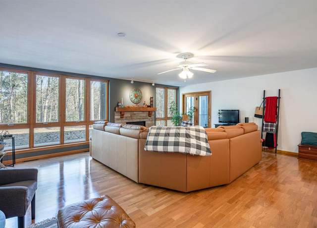 Property at 1 Dogwood Trl, Wisconsin Dells, WI 53965, 2 beds, 2 baths