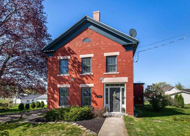 Property at 320 W Harrison St, Shullsburg, WI 53586, 4 beds, 1.5 baths