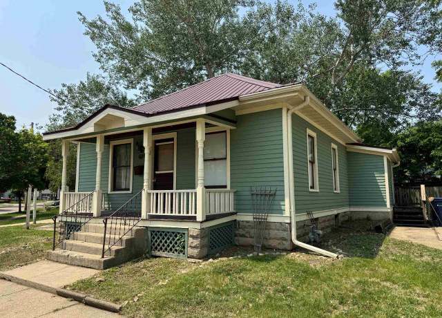 Property at 358 Wilson Ave, Janesville, WI 53545, 3 beds, 1 bath