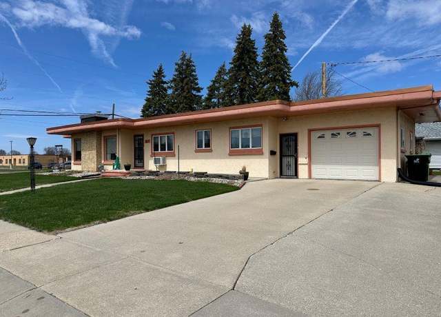 Property at 540 W Lincoln St, Waupun, WI 53963, 3 beds, 2 baths