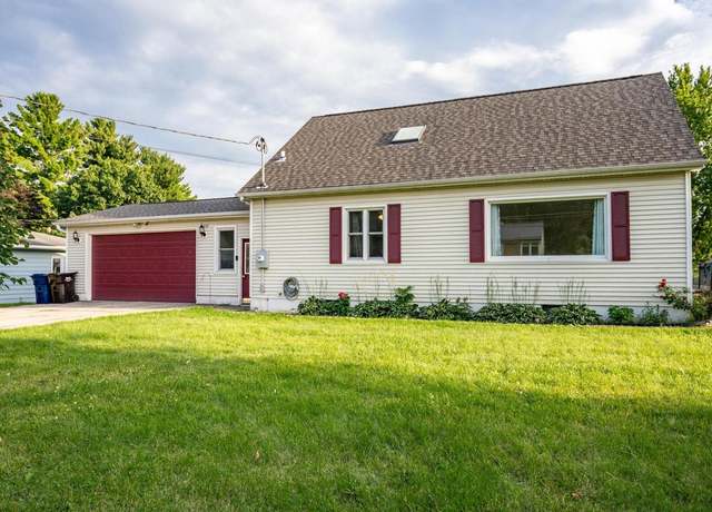 Property at 817 Jefferson Ave, Sparta, WI 54656, 3 beds, 2.5 baths