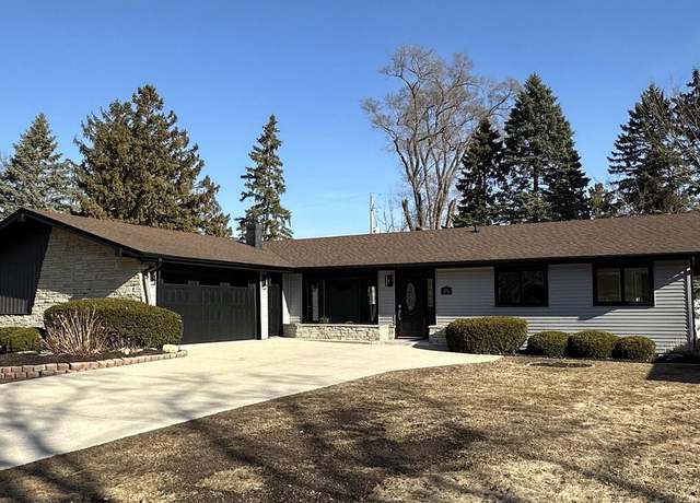 Property at 2018 Conway Dr, Janesville, WI 53548, 4 beds, 2.5 baths