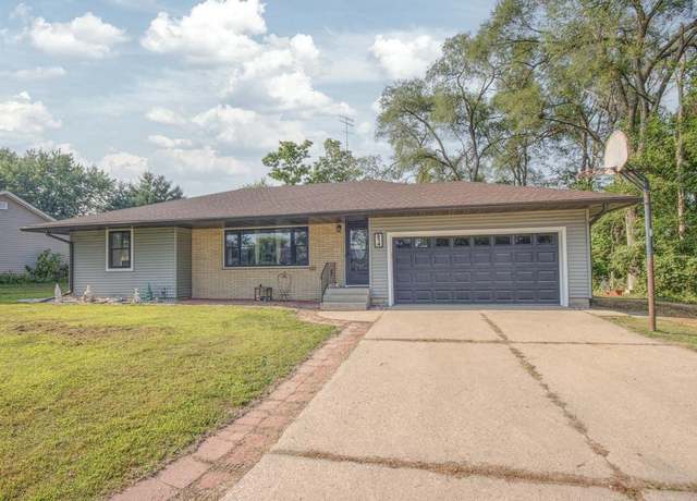 Property at 214 Breezy Point Dr, Pardeeville, WI 53954, 3 beds, 2 baths