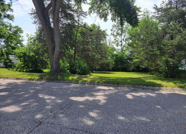 Property at 700 E Edgewater St, Portage, WI 53901