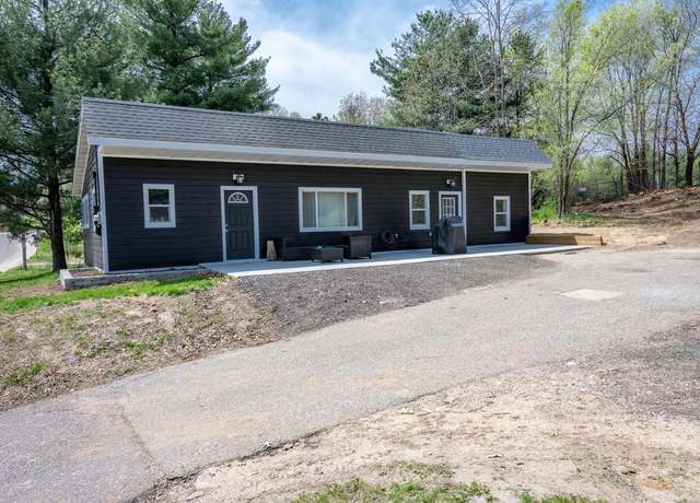 Property at 741 E Hiawatha Dr, Wisconsin Dells, WI 53965, 3 beds, 2 baths