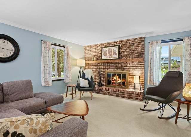 Property at 6216 Countryside Ln, Madison, WI 53705, 3 beds, 2 baths