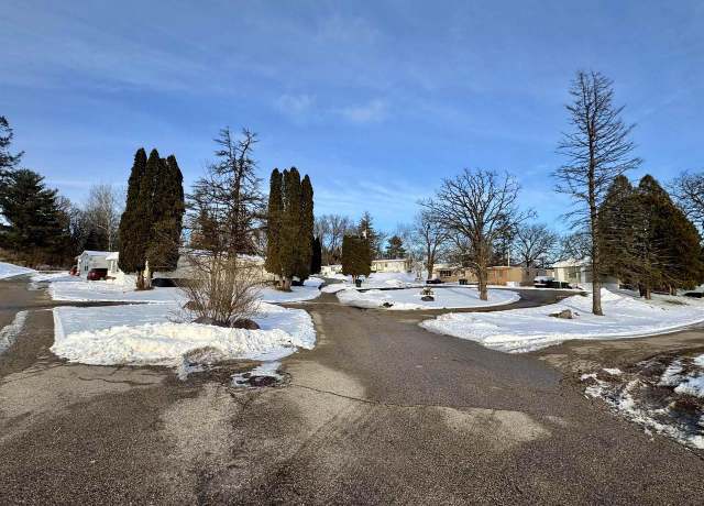 Property at 24 Bancroft Dr, Richland Center, WI 53581